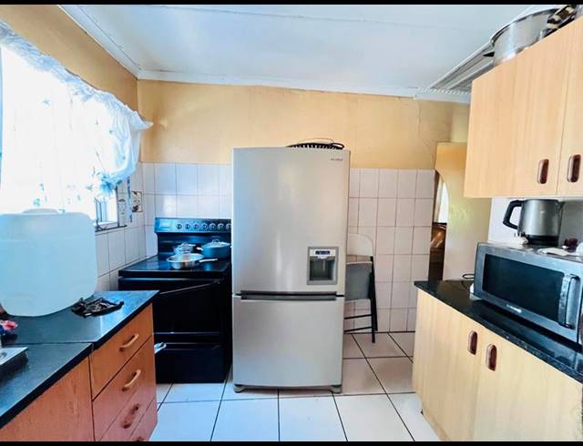 2 BEDROOM HOUSE FOR SALE IN ESIKHAWINI H